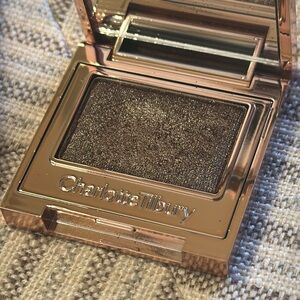 Charlotte Tilbury hypnotizing pop shot smoky quartz